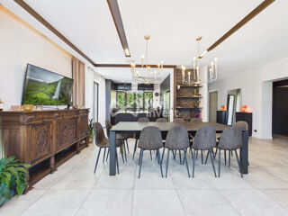  Maison à vendre 9 pièces 278 m²