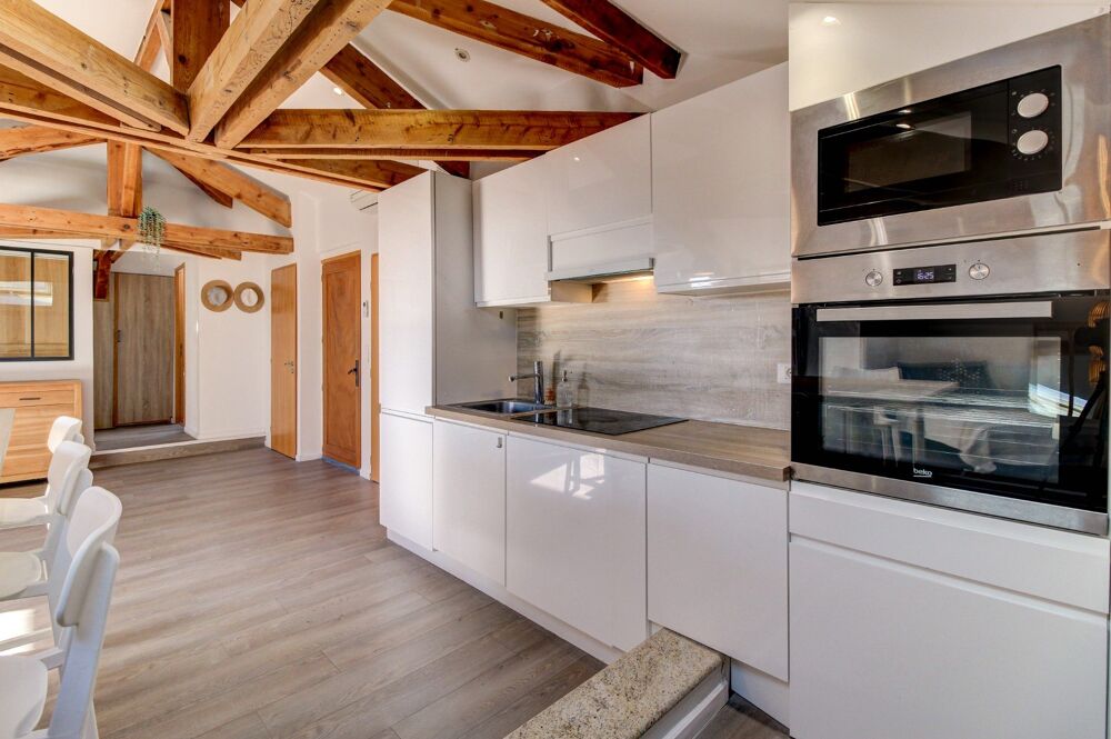 Location Appartement Parc Chambrun : 3 pièces rénové en dernier étage avec vue Nice