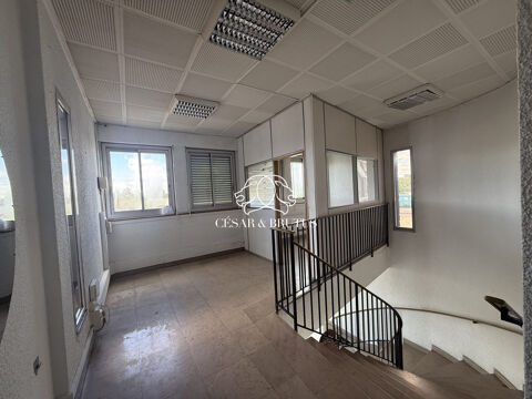   BÂTIMENT À VENDRE 