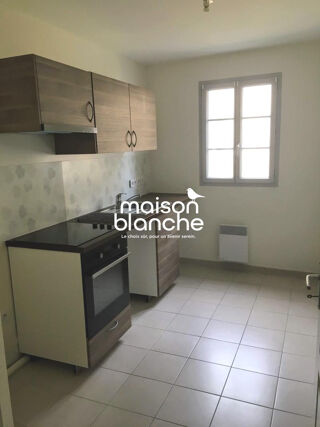  Appartement à louer 3 pièces 75 m²