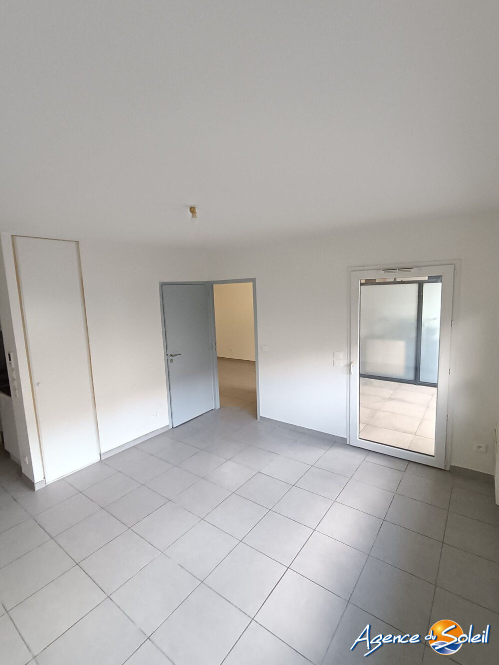 TRES JOLI T2 RECENT avec PARKING