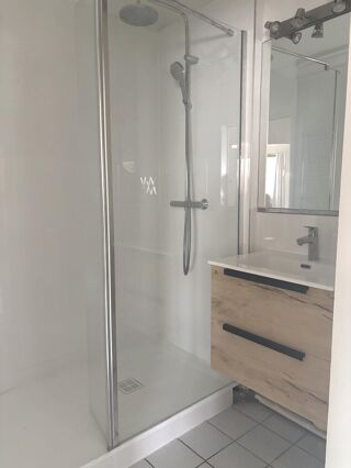  Appartement à louer 3 pièces 64 m²