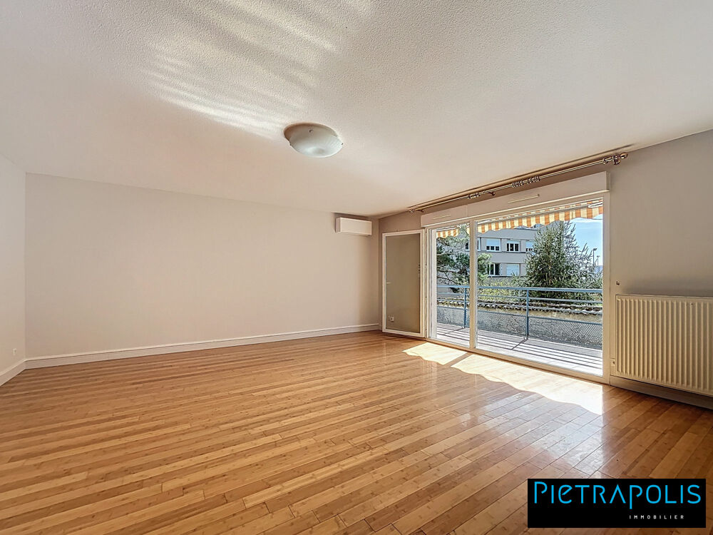 À VENDRE  Grand T5 de 127 m² lumineux avec terrasse  Pro