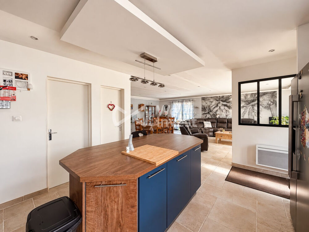 Vente Maison Maison de plain-pied – 3 chambres, grand espace de vie et gara Beaufort-en-argonne