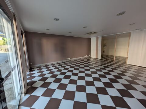 VANNES NORD - LOCAL COMMERCIAL LOU&Eacute; d'environ 50 m&sup2; 151950 56000 Vannes