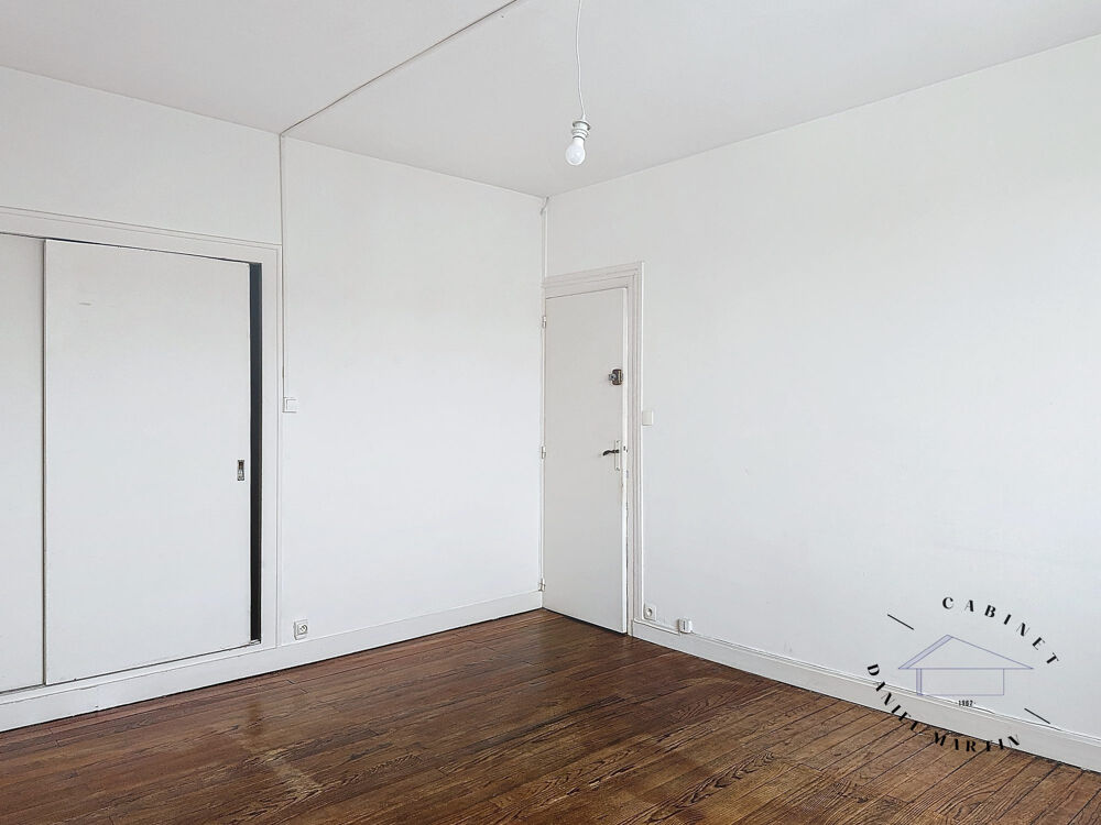 A VENDRE SUR BORDEAUX - IMMEUBLE EN PIERRE AVEC JARDIN