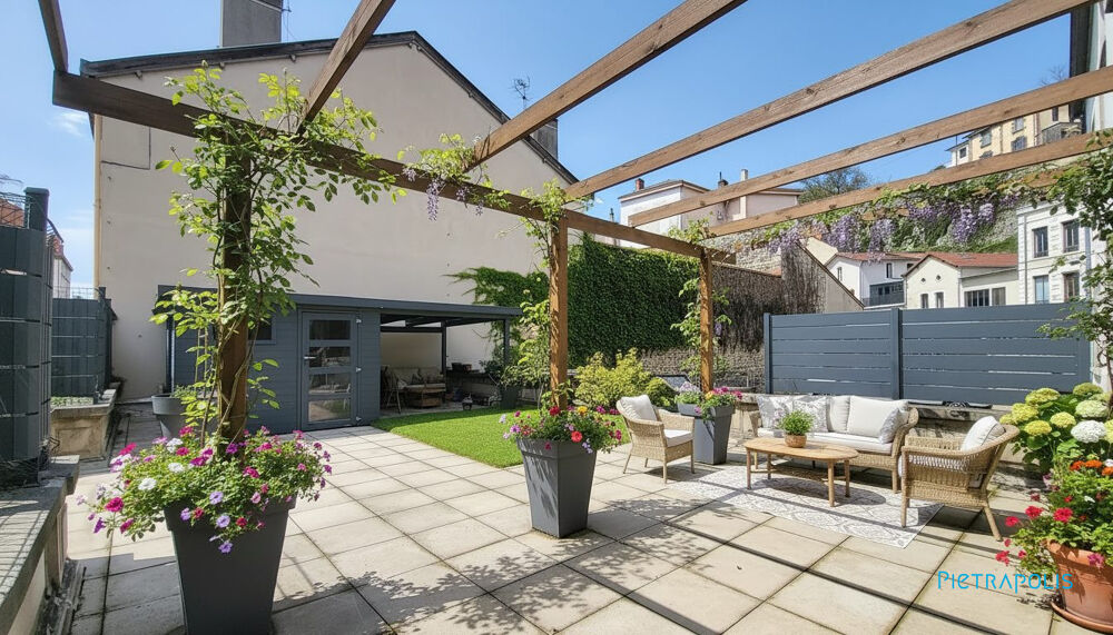 VIENNE (Hypercentre) Appartement 135m2- Terrasse