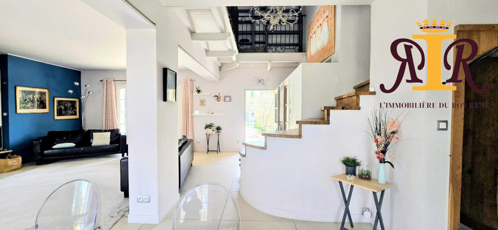 PROPRIETE DE CHARME AVEC DEPENDANCE ET PISCINE