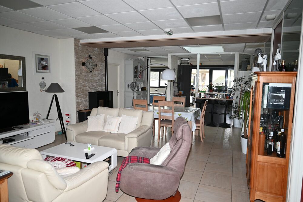 Maison 5 pièces 153 m² · à Saint-Nicolas-du-Pélem · 153 m² · 239 000 €