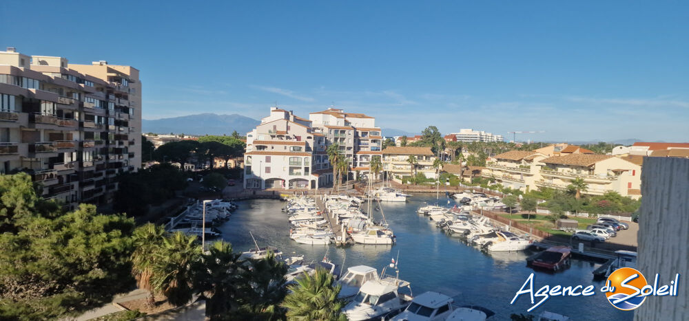 Beau studio avec terrasse plein sud et vue sur le port