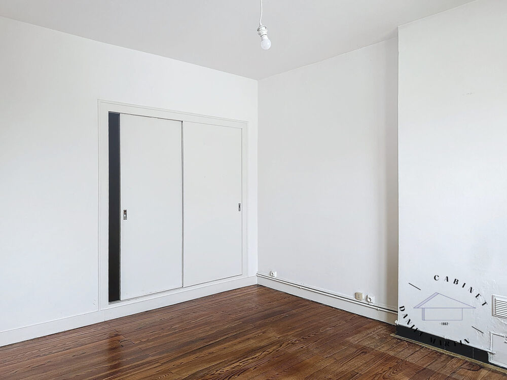 A VENDRE SUR BORDEAUX - IMMEUBLE EN PIERRE AVEC JARDIN