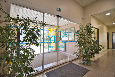   Local professionnel 232 m² ERP PMR avec parking privé – Cany 