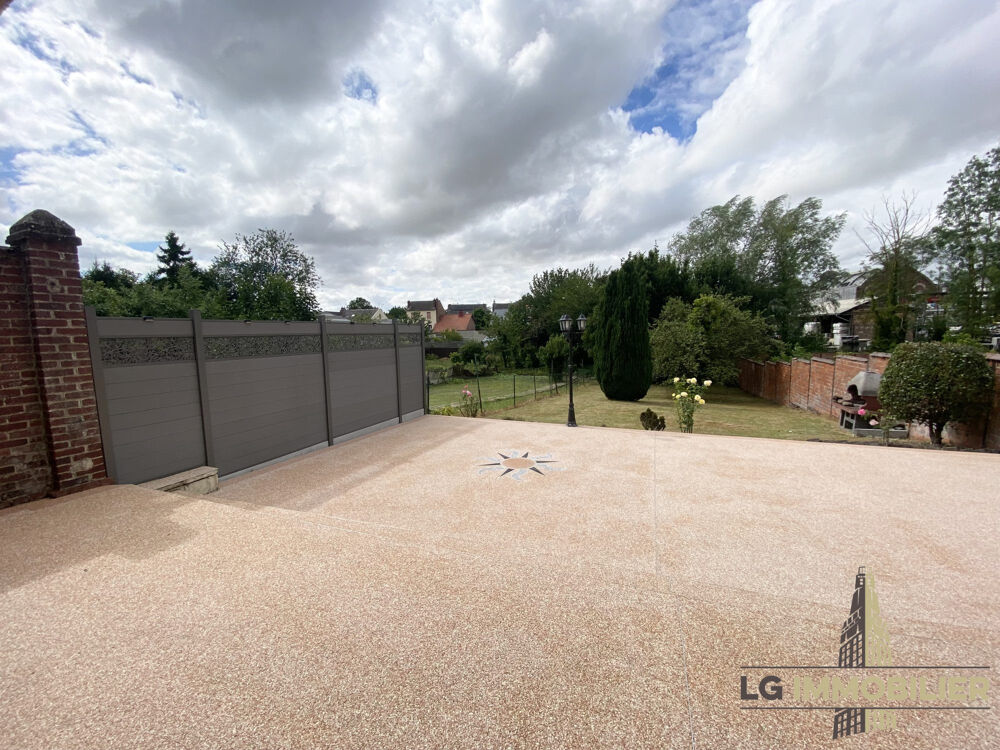 ROYE - MAISON DE TYPE 6 MEUBLEE TERRASSE JARDIN GARAGE SOUS-SOL