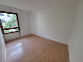  Appartement à louer 4 pièces 87 m²
