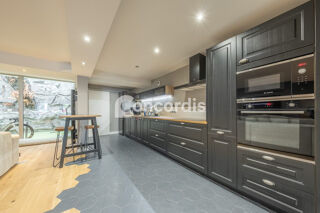  Appartement à louer 3 pièces 141 m²