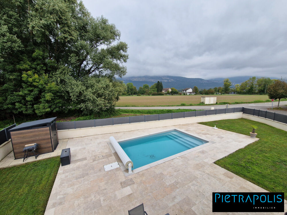 PROX CREMIEU, MAISON AVEC PISCINE