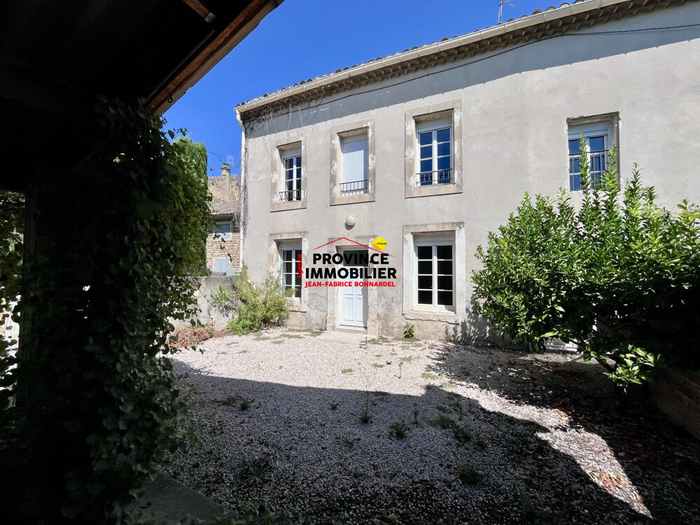 Maison de village avec cour
