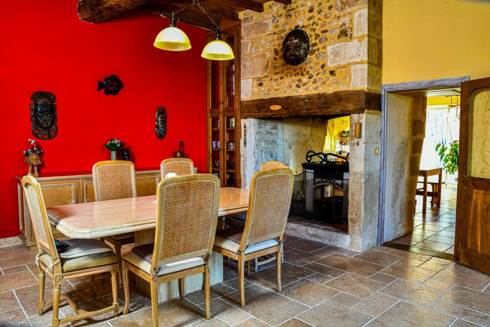 Ensemble de maisons en pierre à 15 minutes de Bergerac