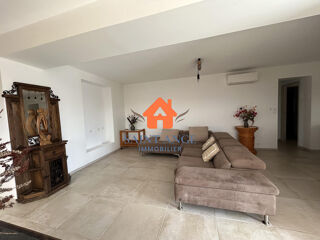  Appartement à louer 3 pièces 140 m²