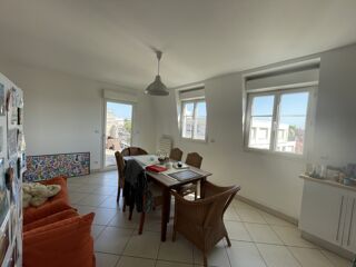  Appartement à louer 4 pièces 139 m²