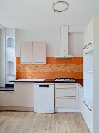  Appartement à louer 3 pièces 90 m²