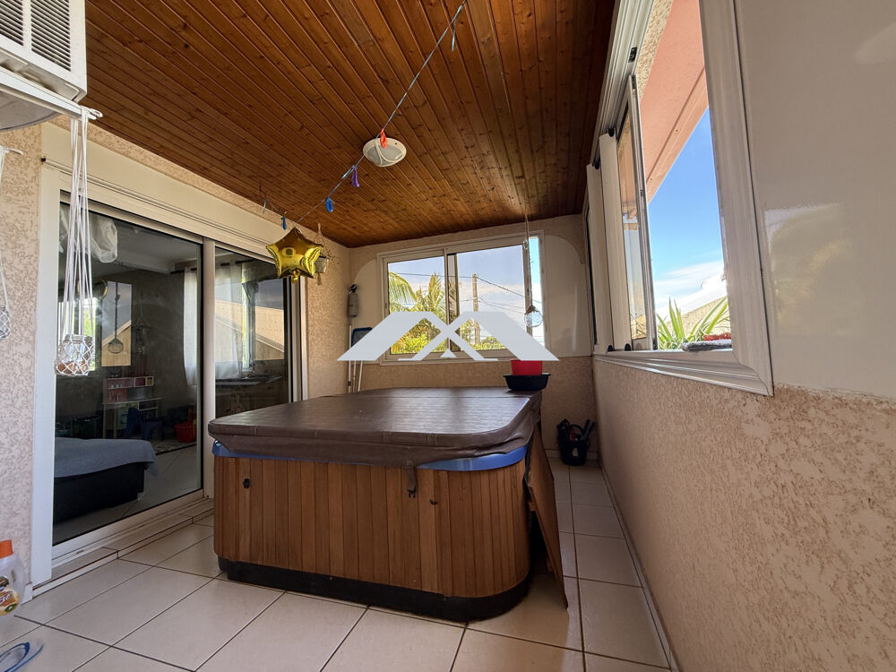 Vente Maison Maison familiale sur mont vert ST PIERRE Saint-pierre