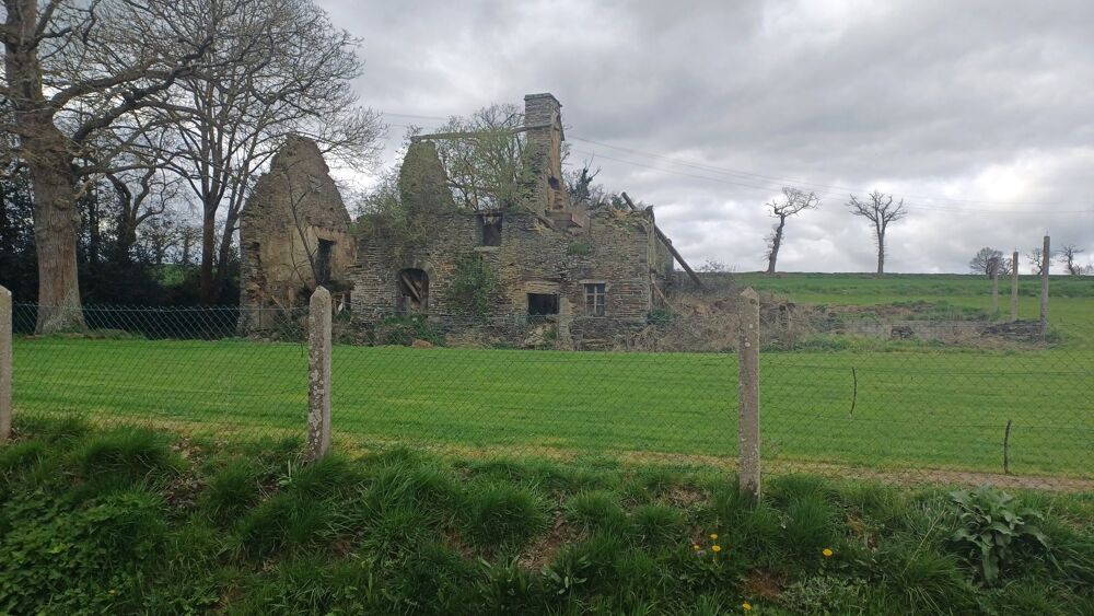 MAISON A RECONSTRUIRE OU TERRAIN DE LOISIR
