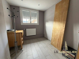  Appartement à louer 4 pièces 121 m²