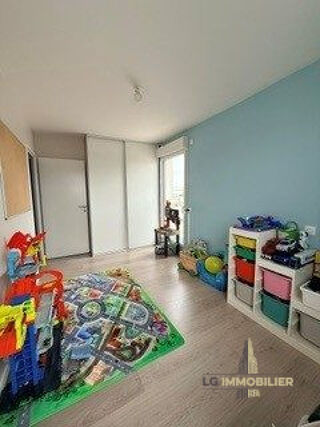  Appartement à louer 4 pièces 84 m²