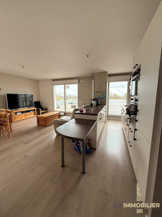  Appartement à louer 4 pièces 84 m²