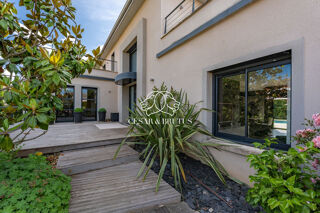  Maison  vendre 8 pices 301 m