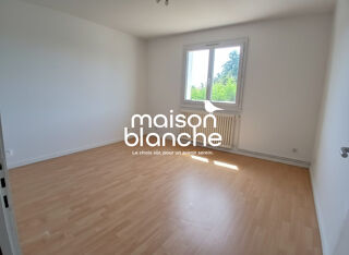  Appartement à louer 3 pièces 76 m²