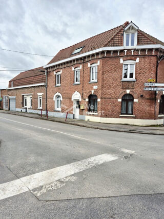 Immeuble à vendre 207 m²