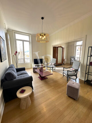  Appartement à louer 3 pièces 113 m²
