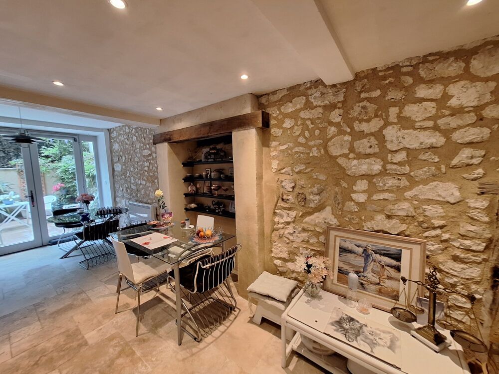 Maison de village avec cour