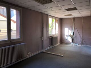  Immeuble à vendre 355 m² La côte-saint-andré