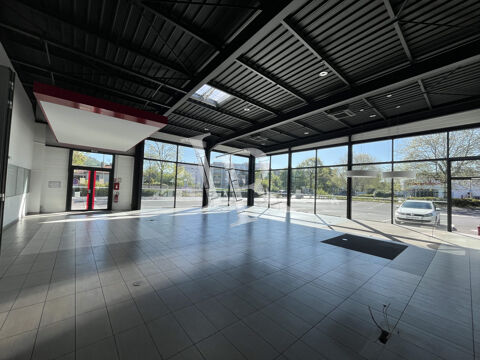   ZA CORSAC LOCAL AVEC PARKINGS 