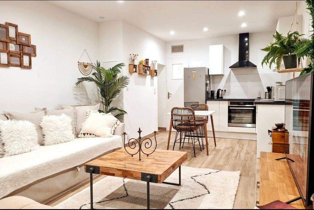 Studio proche vieux port refait à neuf