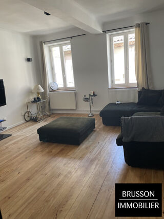  Appartement à louer 3 pièces 109 m²
