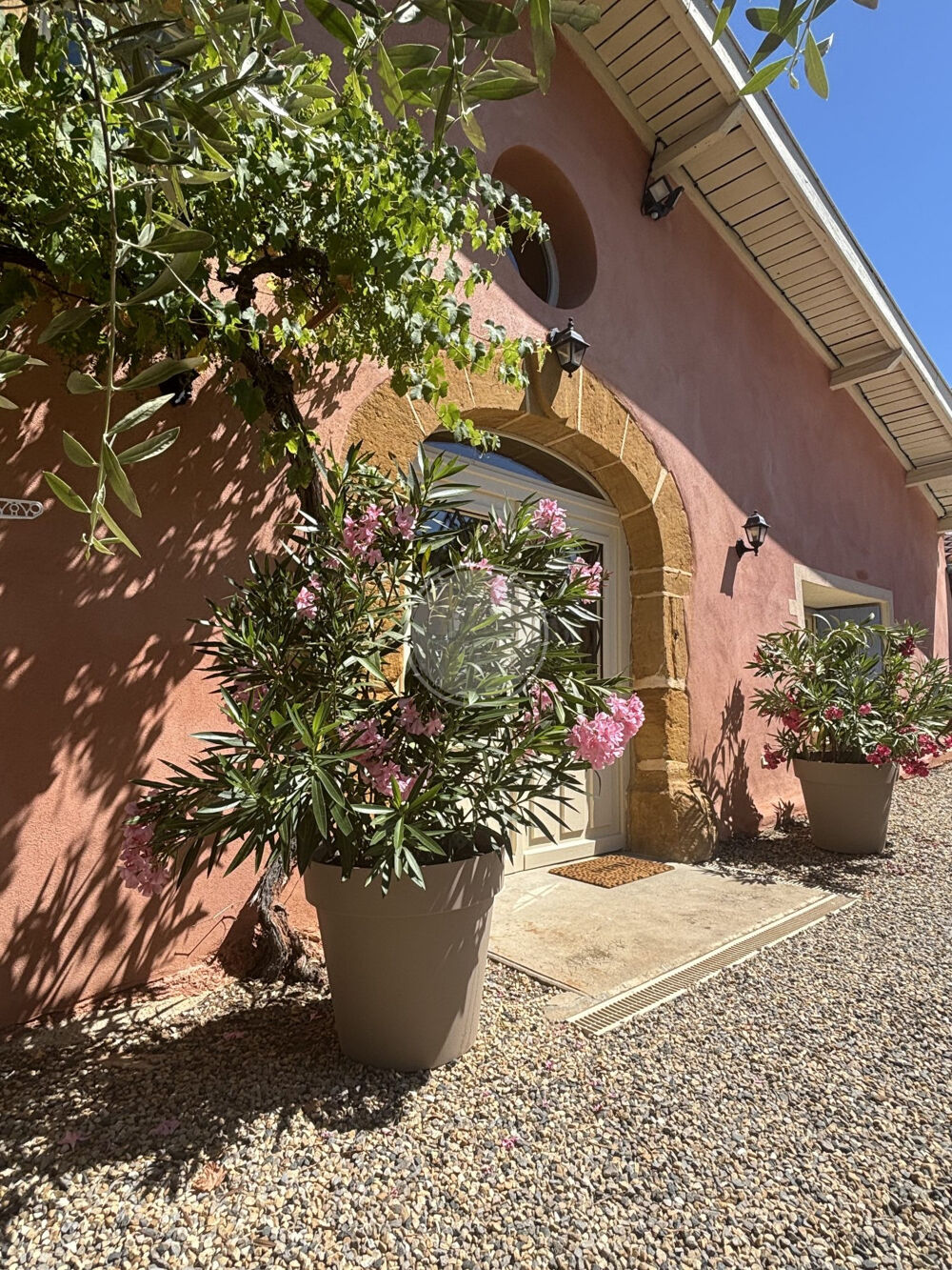 Maison de charme avec jardin et piscine