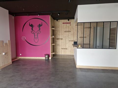 Local Commercial de 92 m&sup2; &agrave; SAINT JUNIEN ! 1380 87200 Saint-junien