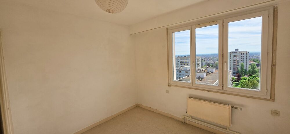 T5 de 124 m² au dernier étage
