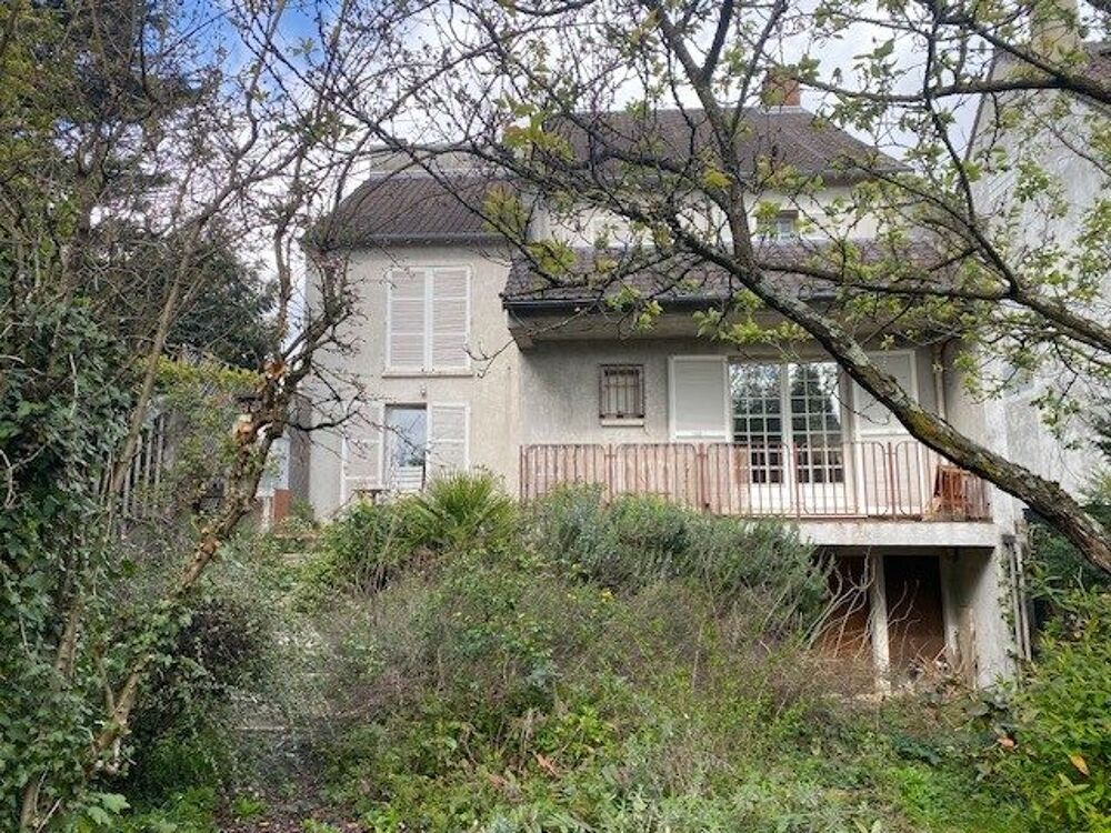 maison de 220 m² sur un terrain de 534 m² à rénover