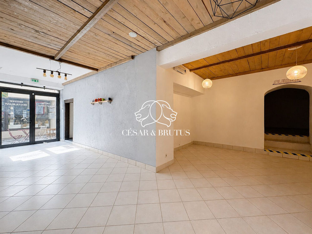   LOCAL COMMERCIAL - VIENNE HYPER CENTRE - 130m² 