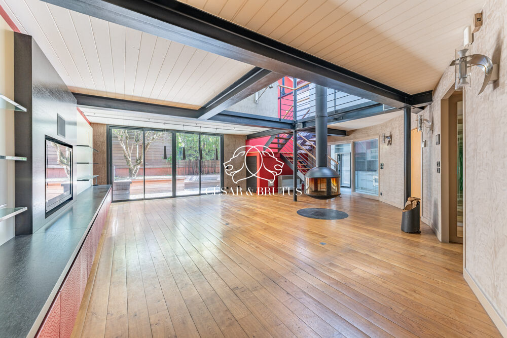Loft T4/T5 avec terrasse et garage