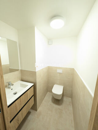  Maison � louer 7 pi�ces 241 m� Excenevex