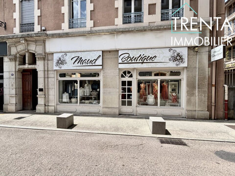   Droit au bal à vendre - centre ville de Voiron 
