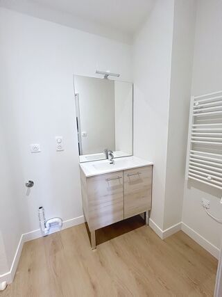  Appartement à louer 1 pièce 42 m²