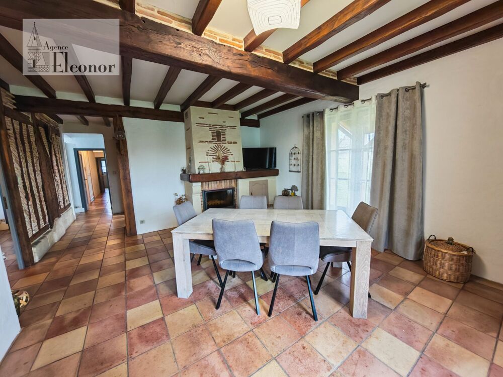 Maison de Grand Standing avec Piscine et Jardin Spacieux