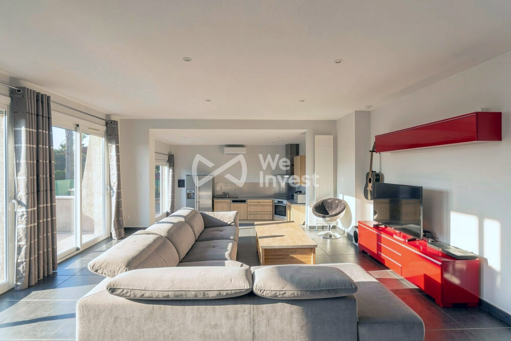 Vente Maison MEYZIEU - Maison familiale de 150 m² avec piscine, garage de 45 Meyzieu